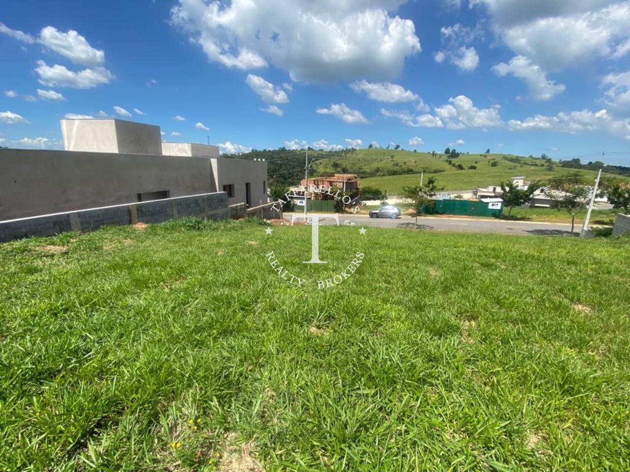 Terreno à venda, 385m² - Foto 1