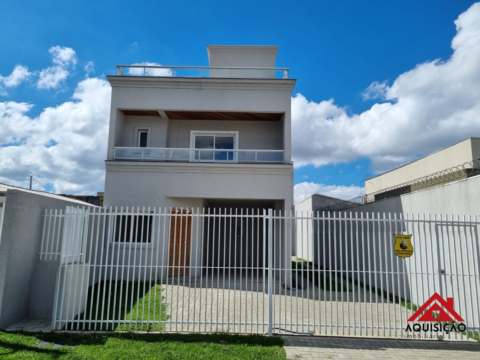 SOBRADO RESIDENCIAL em CURITIBA - PR, PORTÃO