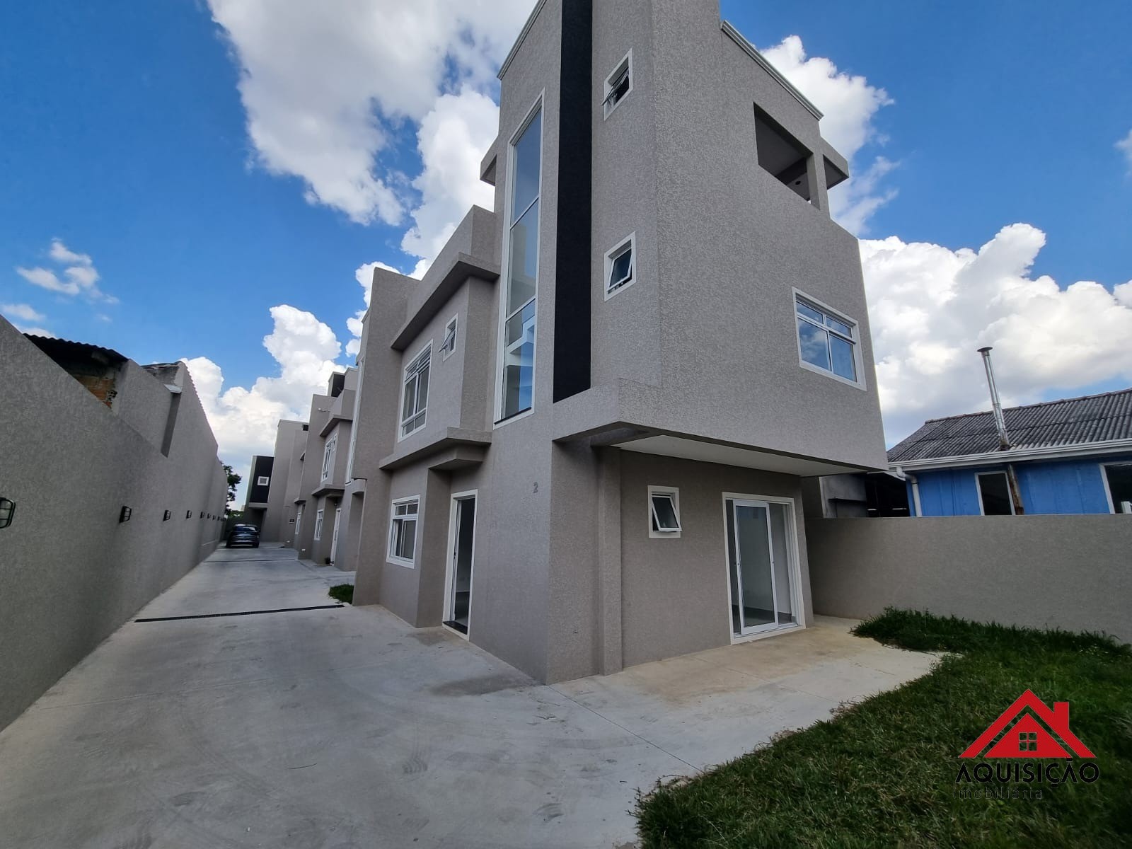 SOBRADO RESIDENCIAL em CURITIBA - PR, PORTÃO