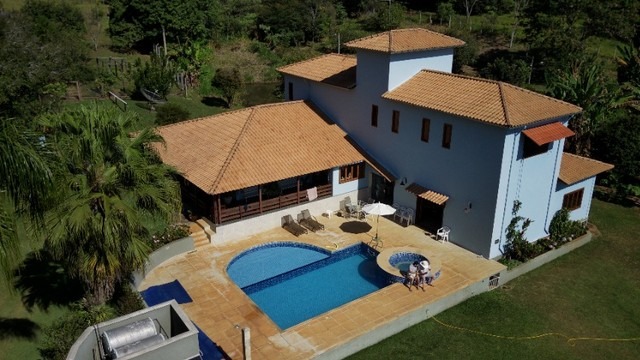 Fazenda à venda com 7 quartos, 650m² - Foto 1