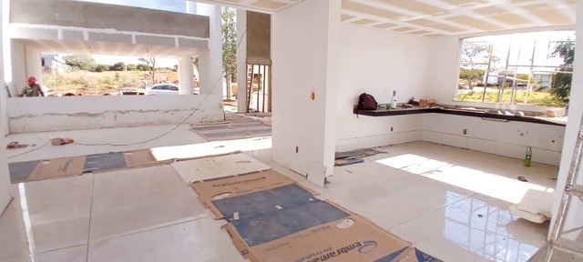 Casa à venda com 4 quartos, 650m² - Foto 7