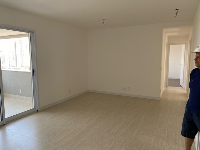 Apartamento à venda com 3 quartos, 101m² - Foto 2