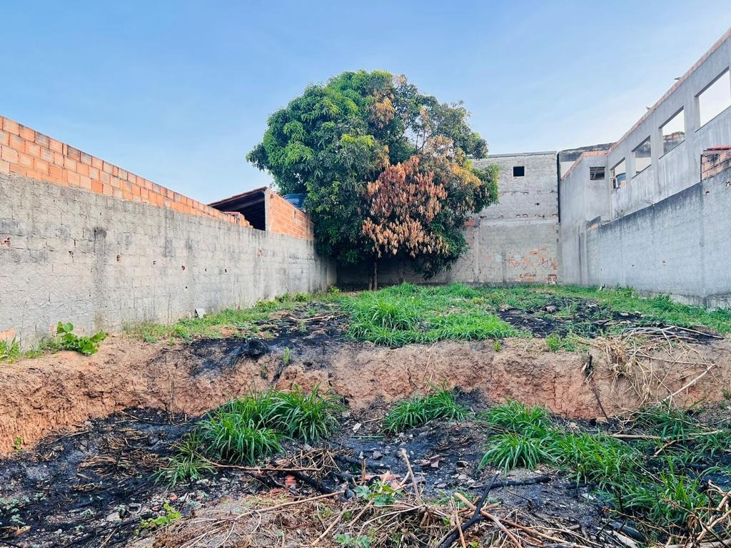 Terreno à venda, 360m² - Foto 1