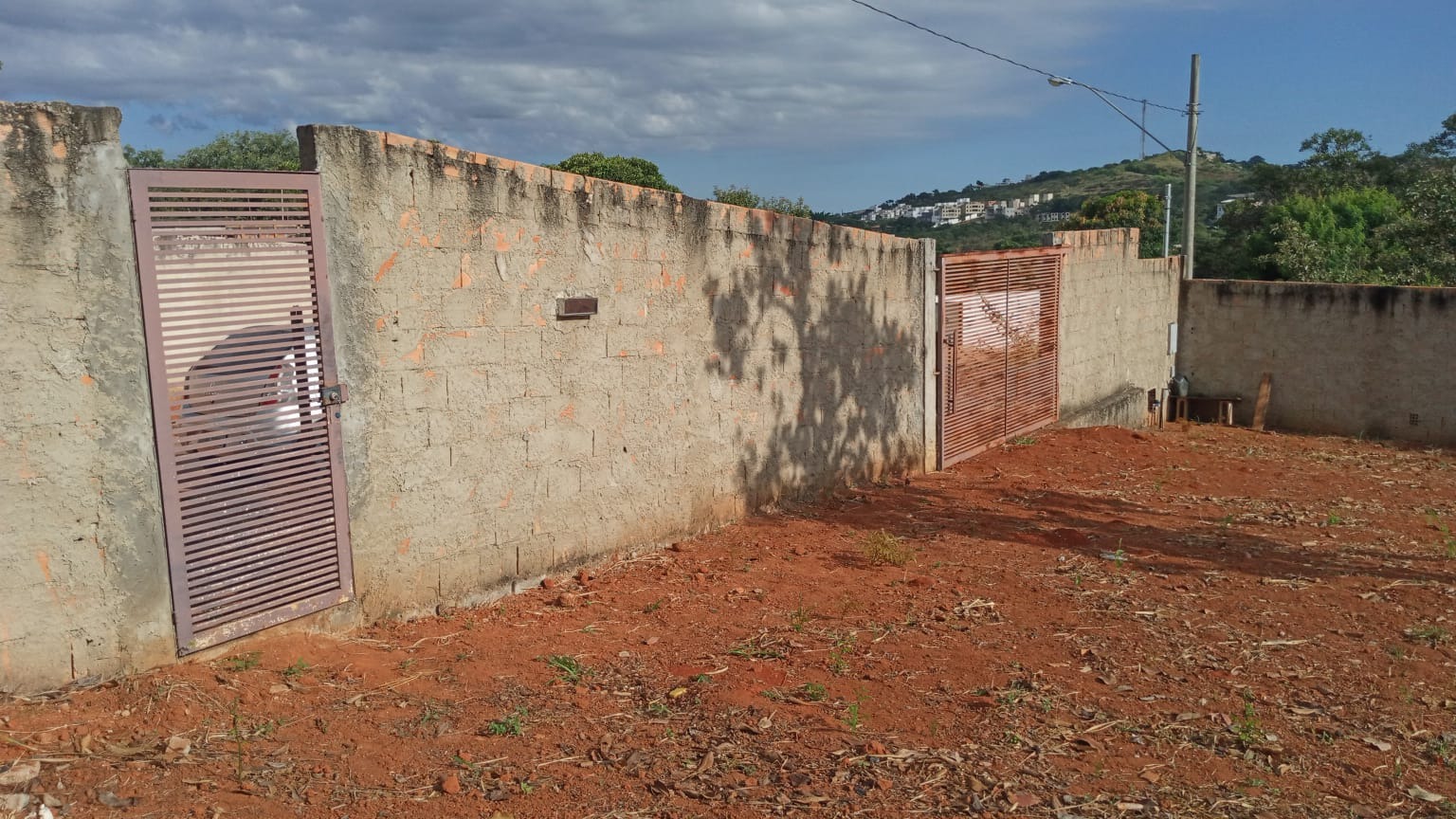 Terreno à venda, 1000m² - Foto 1