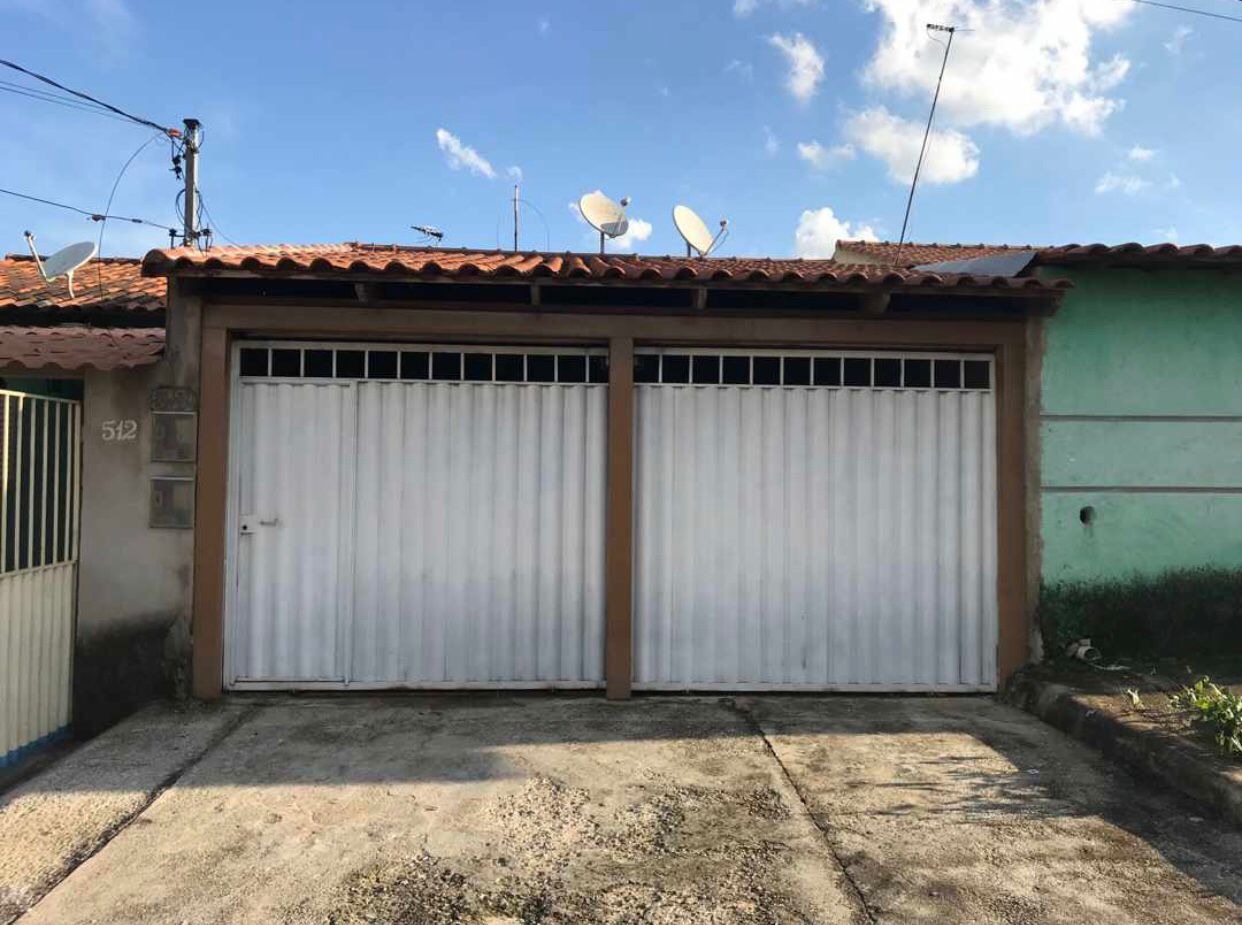 Casa à venda com 2 quartos, 100m² - Foto 1