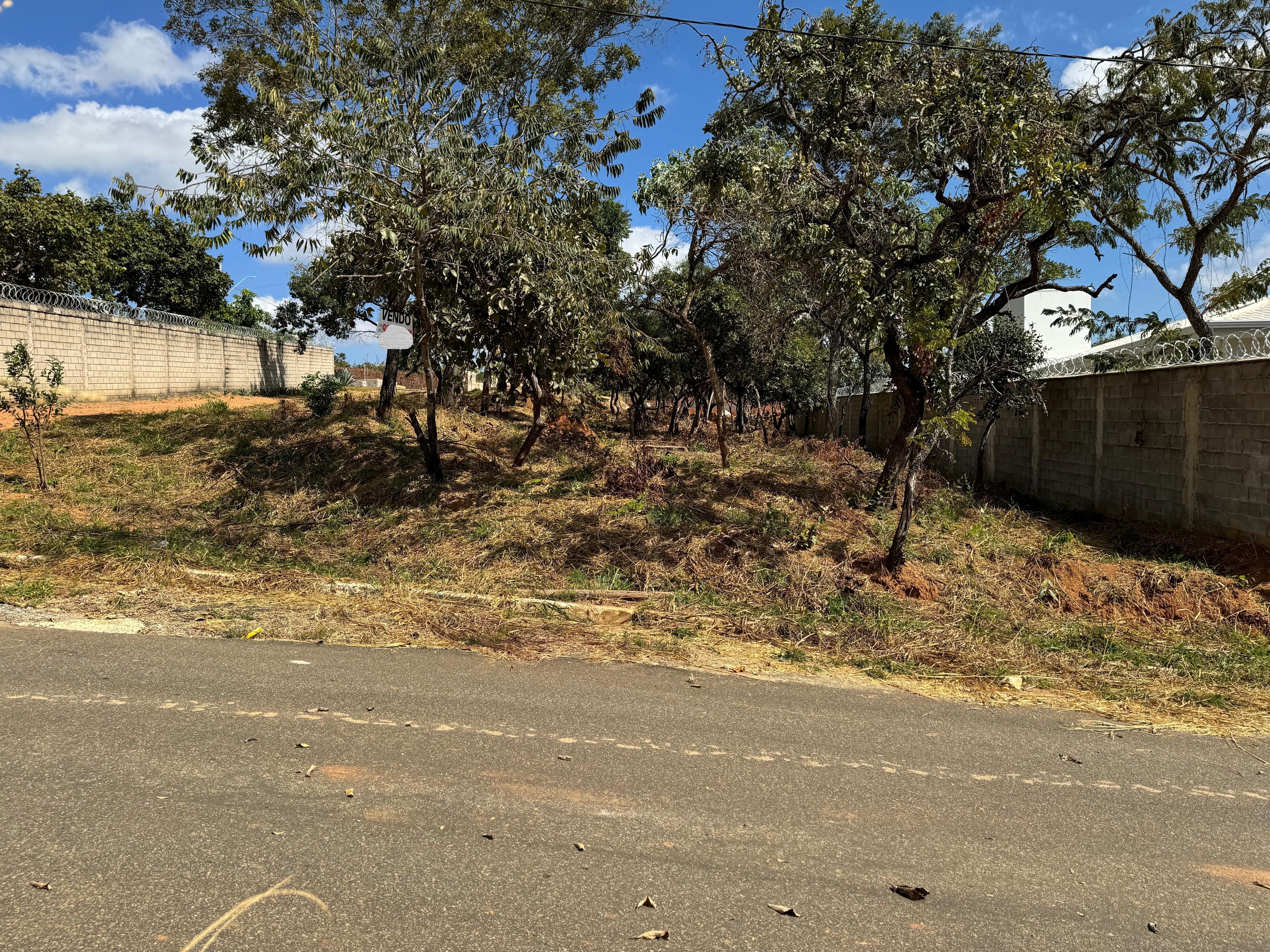 Terreno à venda, 1000m² - Foto 1