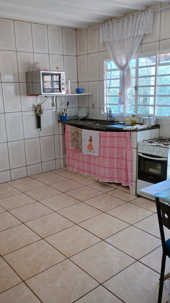 Casa à venda com 2 quartos, 140m² - Foto 2