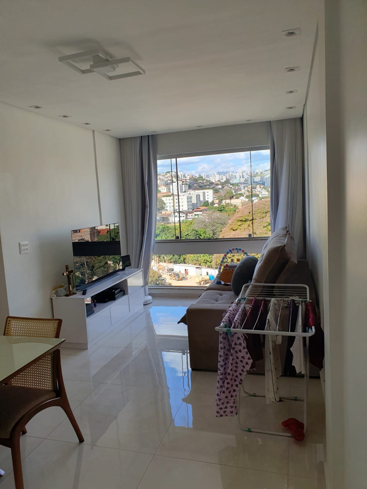 Apartamento para alugar com 3 quartos, 80m² - Foto 2