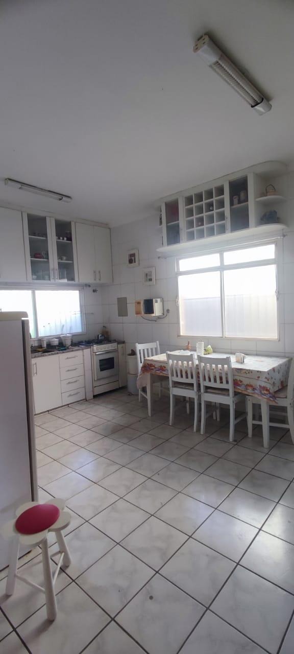 Chácara à venda com 3 quartos, 200m² - Foto 6