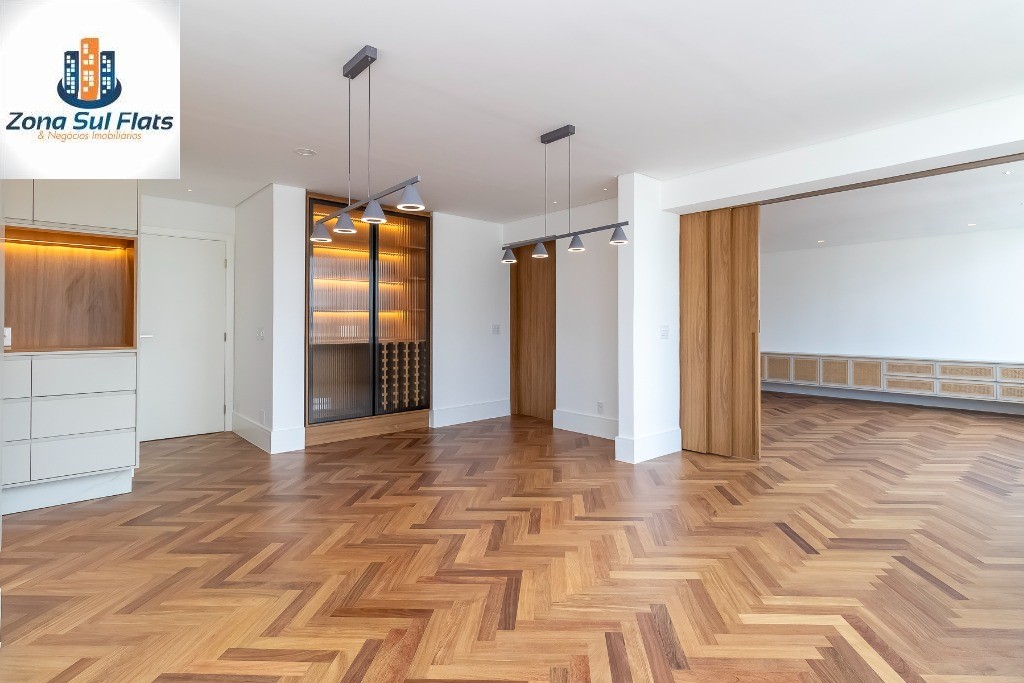 Apartamento à venda com 3 quartos, 289m² - Foto 2