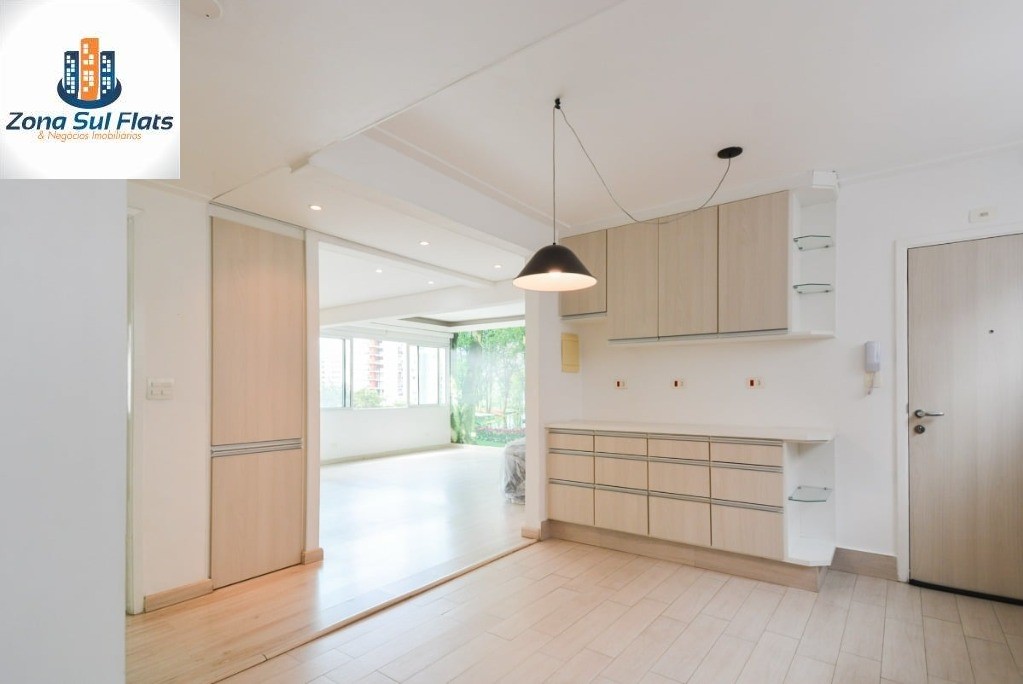 Apartamento à Venda Em Moema Com 1 Dormitório e 1 Vaga