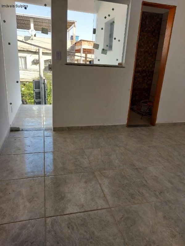 Casa à venda com 3 quartos, 80m² - Foto 3