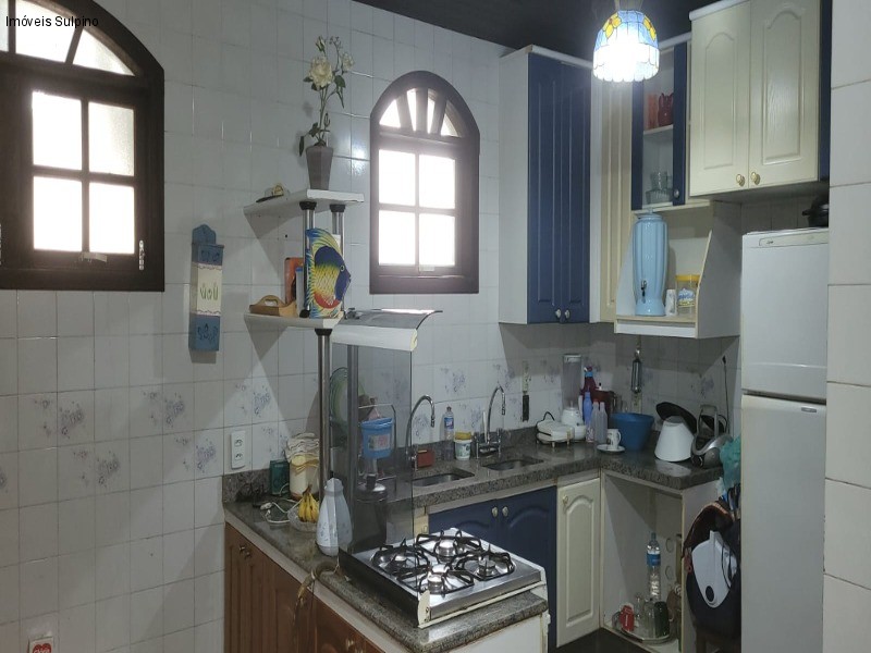 Casa à venda com 3 quartos, 300m² - Foto 14