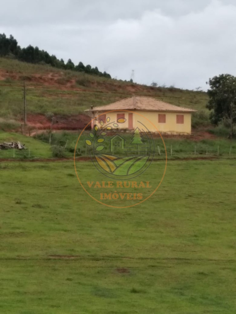 Fazenda à venda com 5 quartos, 188m² - Foto 4