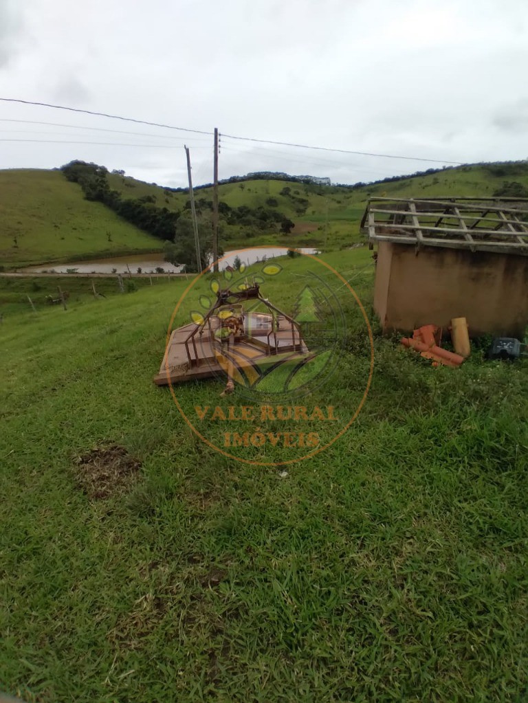 Fazenda à venda com 5 quartos, 188m² - Foto 3