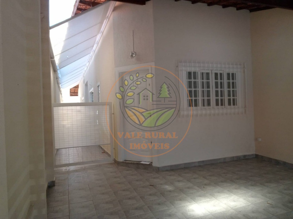 Casa à venda com 2 quartos, 125m² - Foto 1