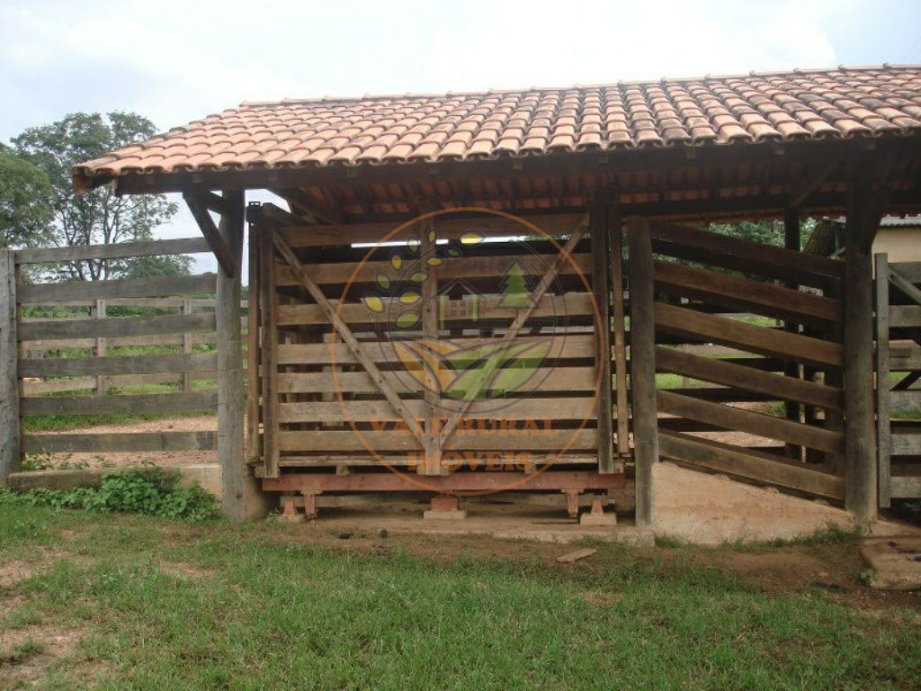 Fazenda à venda com 3 quartos, 607m² - Foto 16