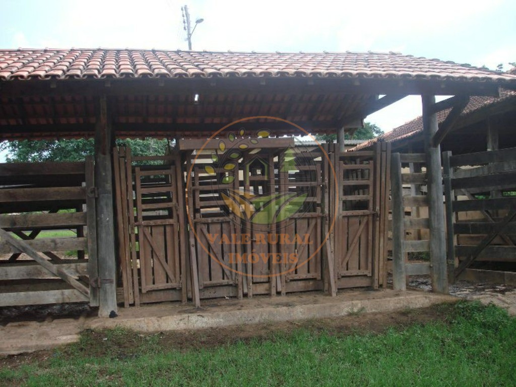 Fazenda à venda com 3 quartos, 607m² - Foto 8