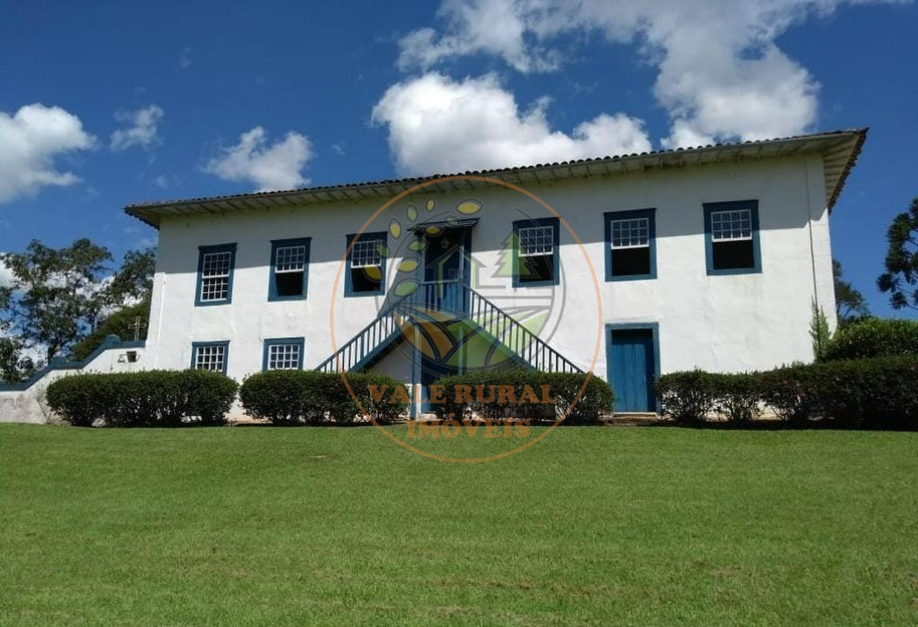 Fazenda à venda com 8 quartos, 114m² - Foto 2