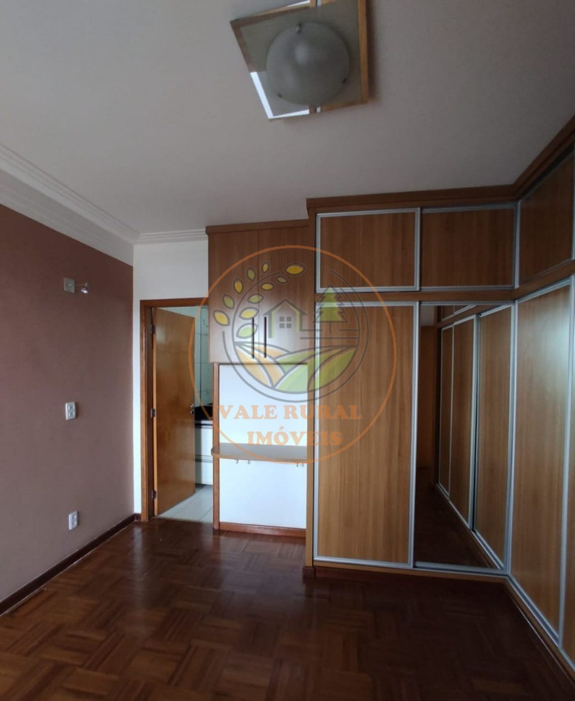 Apartamento à venda com 3 quartos, 107m² - Foto 13