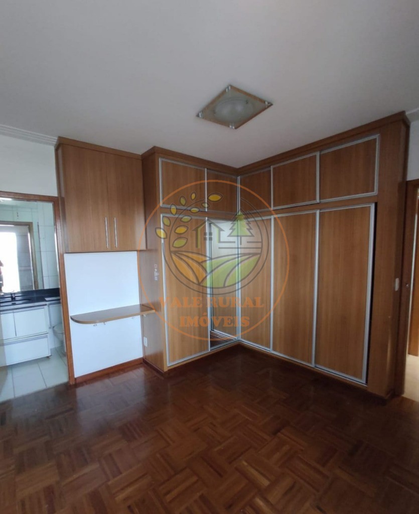 Apartamento à venda com 3 quartos, 107m² - Foto 12