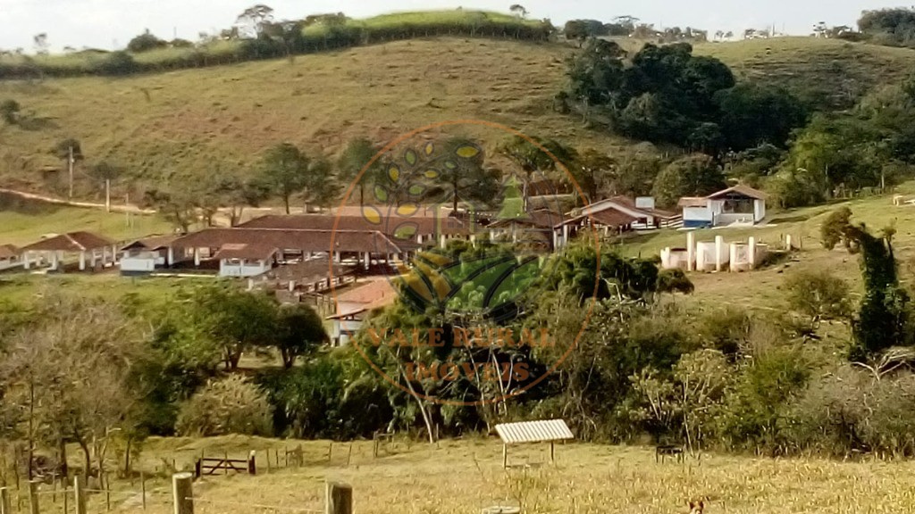 Fazenda à venda com 2 quartos, 88m² - Foto 1