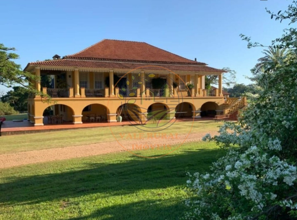 Fazenda à venda com 4 quartos, 636m² - Foto 2