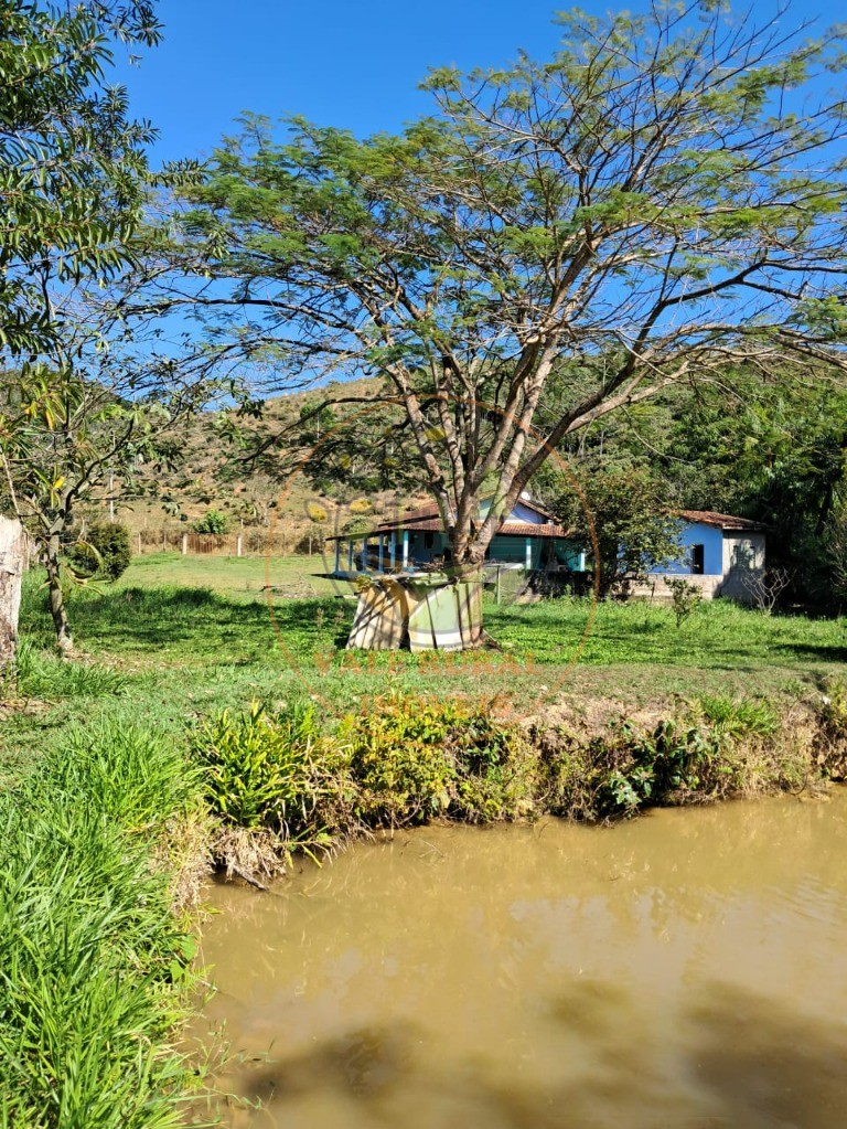 Chácara à venda com 3 quartos, 2400m² - Foto 1