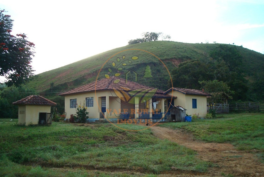 Fazenda à venda com 1 quarto, 106m² - Foto 2