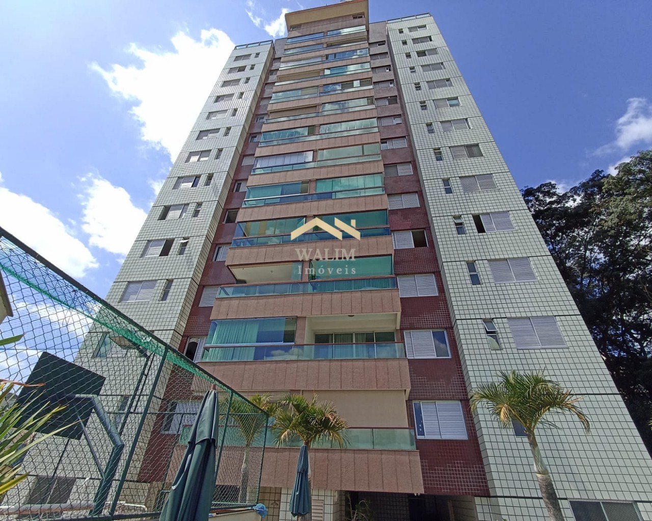 Apartamento para venda, com 4 quartos, suíte, 205 m², laser completo, lavabo, cozinha ampla, 2 vag