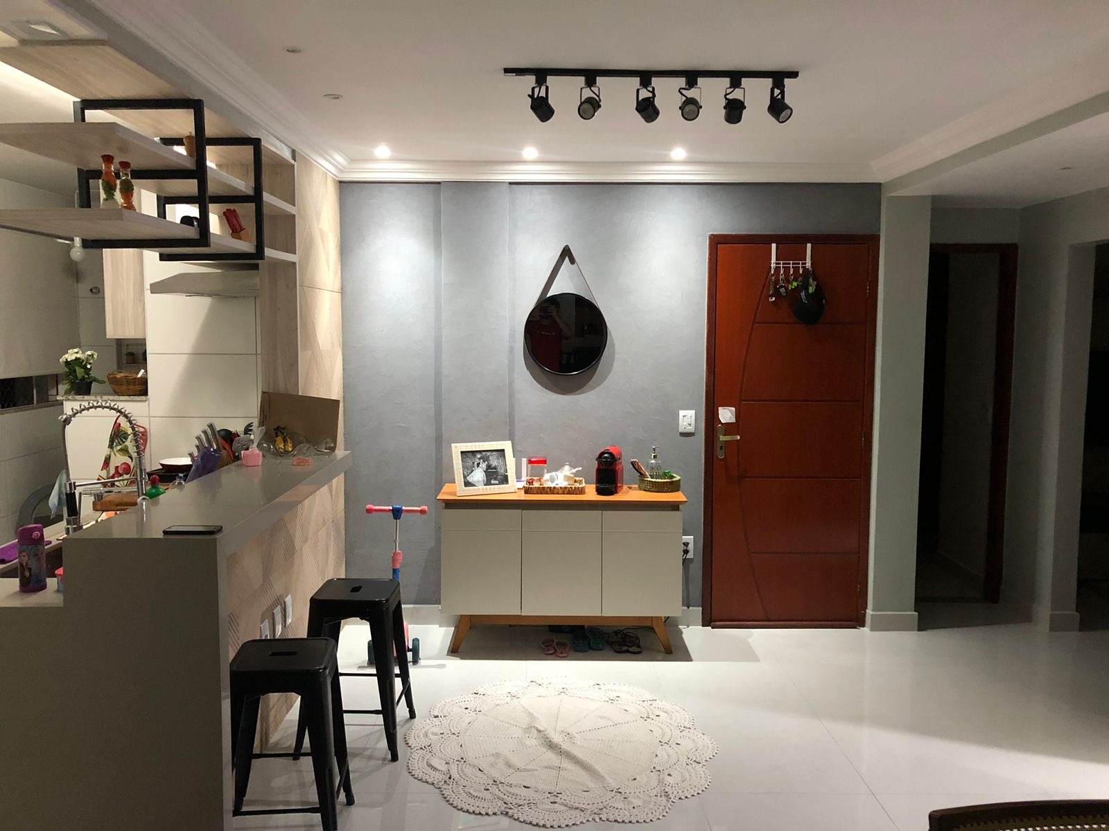 Apartamento à venda com 3 quartos, 10m² - Foto 1