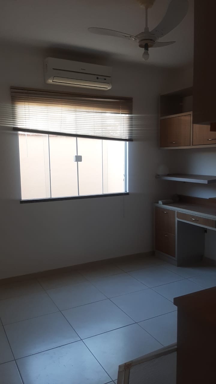 Casa à venda com 3 quartos, 10m² - Foto 19