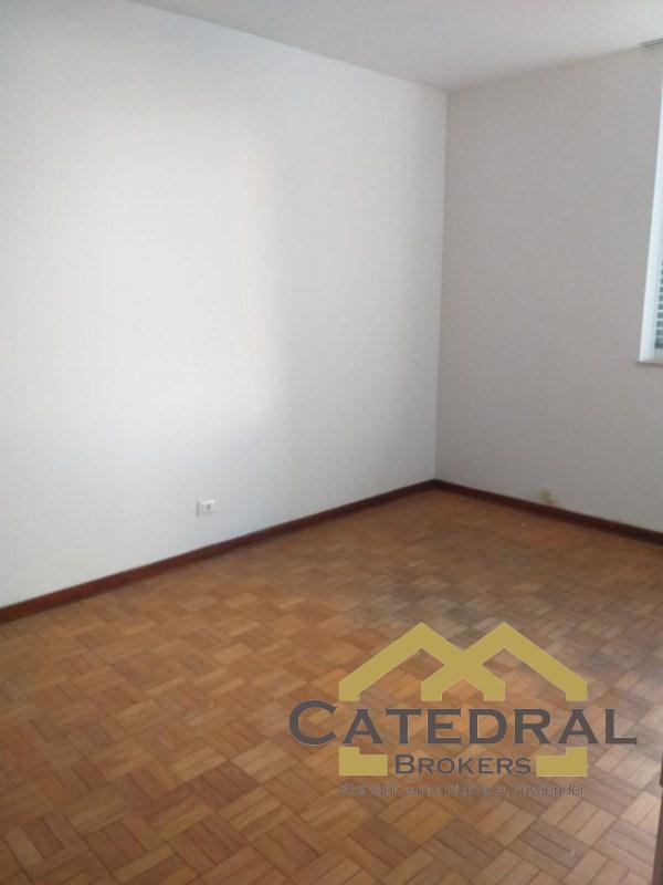 Casa Comercial à venda com 3 quartos, 347m² - Foto 4