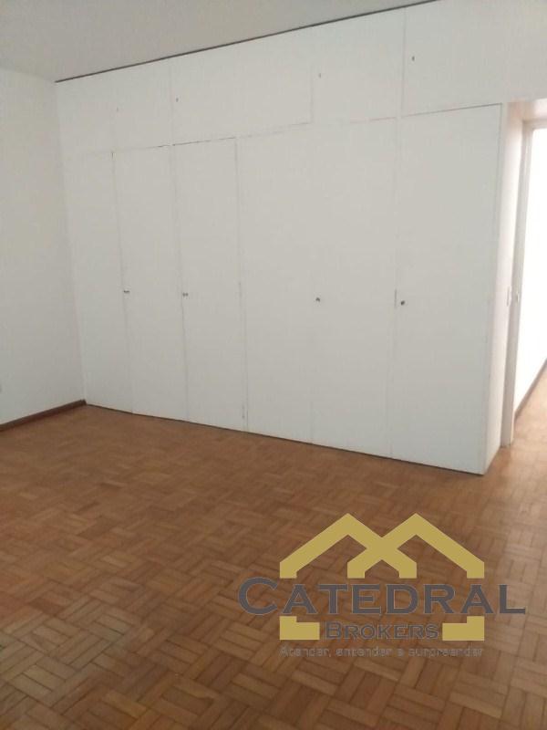 Casa Comercial à venda com 3 quartos, 347m² - Foto 29