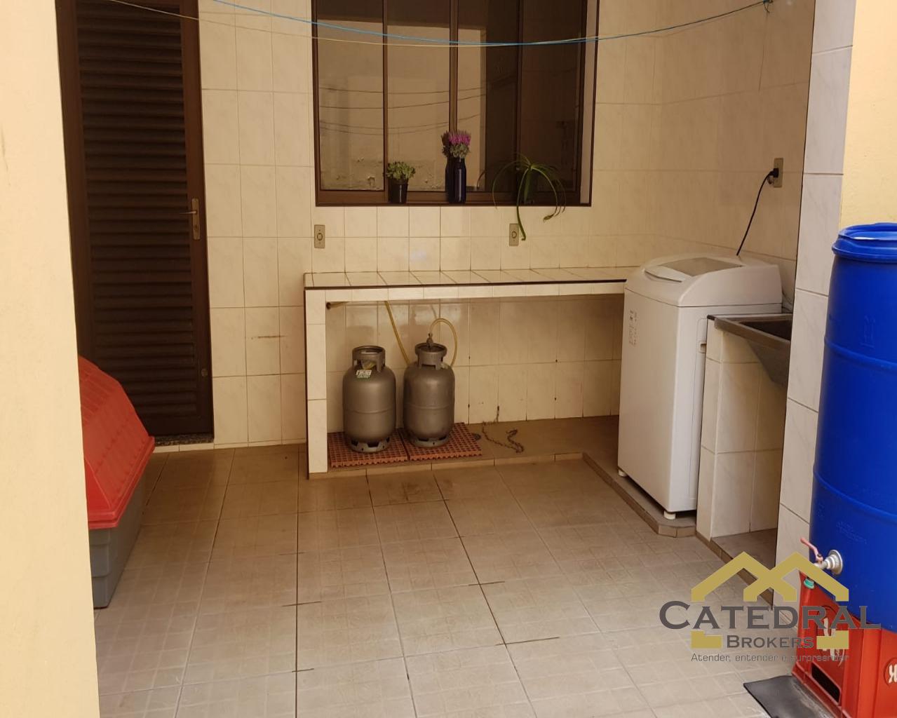 Casa à venda com 3 quartos, 303m² - Foto 15