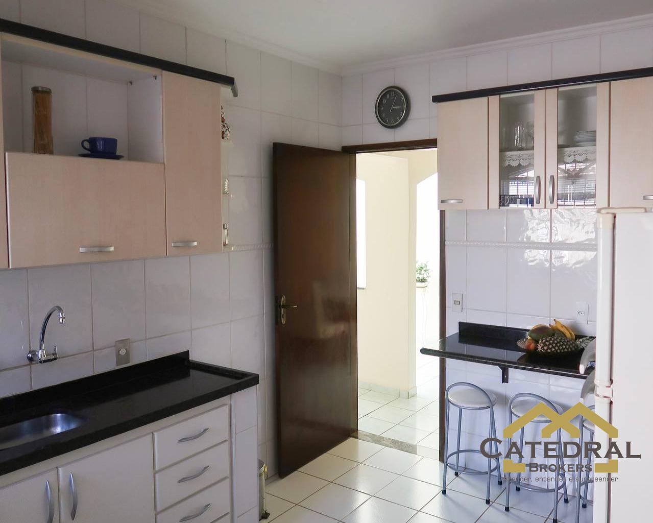 Casa à venda com 4 quartos, 232m² - Foto 10