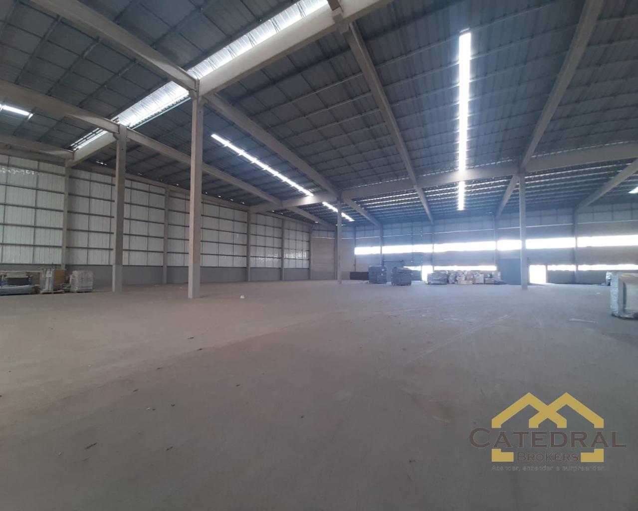 Depósito-Galpão-Armazém para alugar, 6400m² - Foto 1