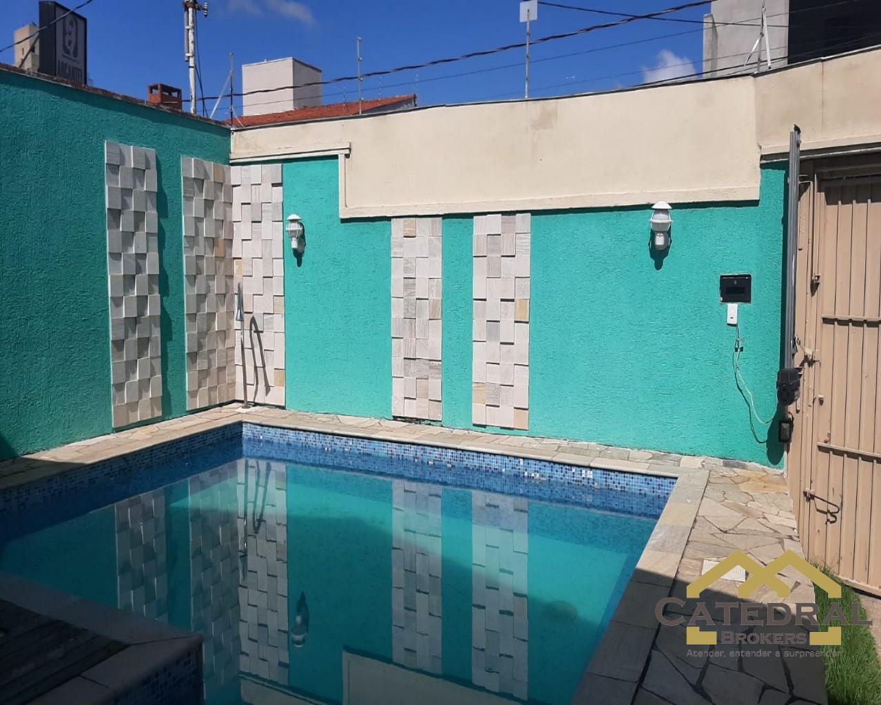 Casa à venda com 4 quartos, 184m² - Foto 2