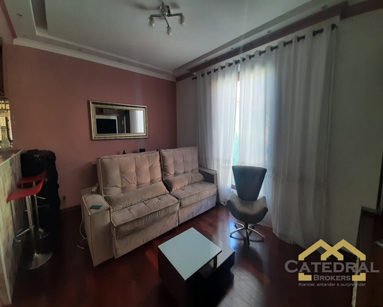 Casa à venda com 4 quartos, 184m² - Foto 1