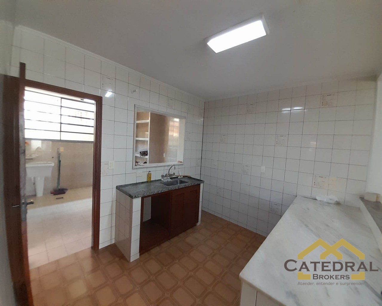 Casa à venda com 2 quartos, 320m² - Foto 7