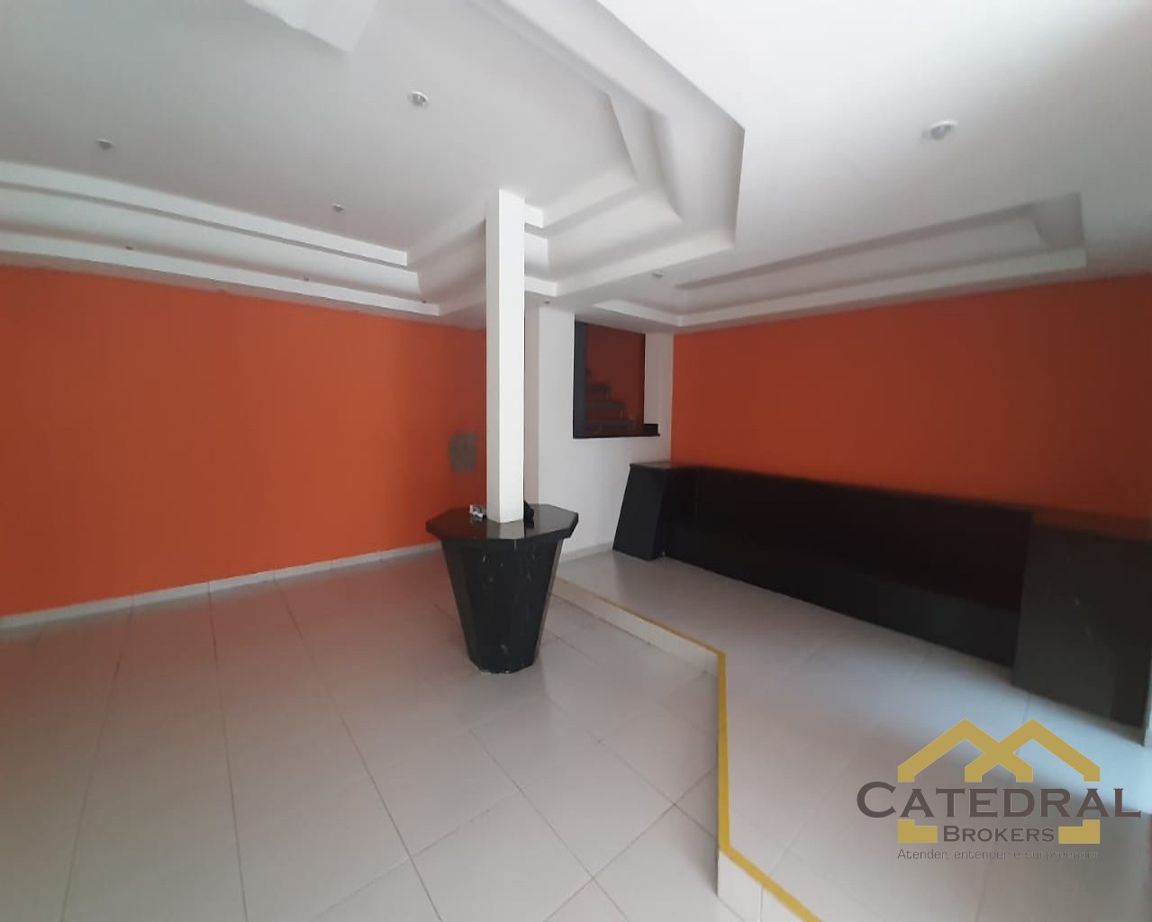 Casa à venda com 3 quartos, 341m² - Foto 1