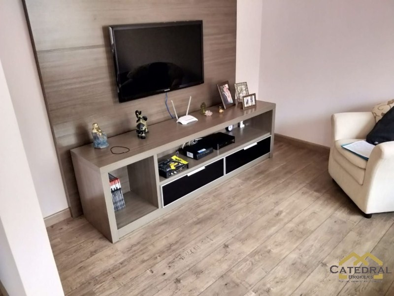 Casa à venda com 4 quartos, 327m² - Foto 1