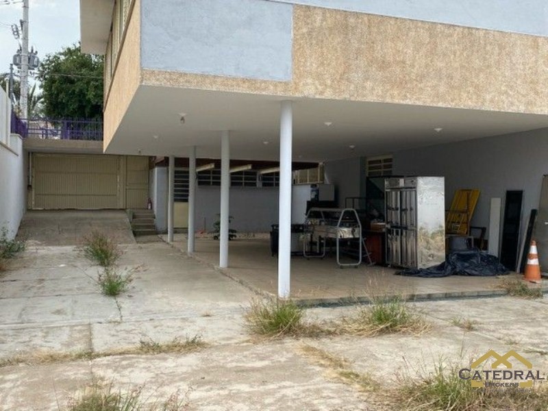 Casa à venda com 3 quartos, 800m² - Foto 13