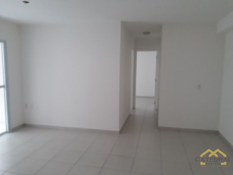 Apartamento à venda com 2 quartos, 66m² - Foto 2