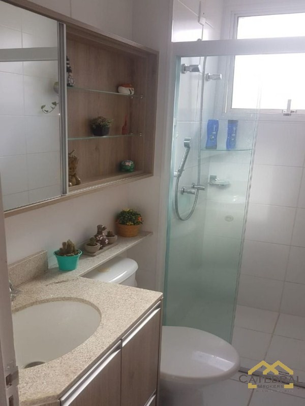 Apartamento à venda com 2 quartos, 64m² - Foto 9