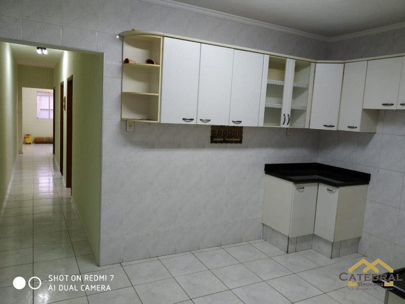 Casa à venda com 3 quartos, 123m² - Foto 1