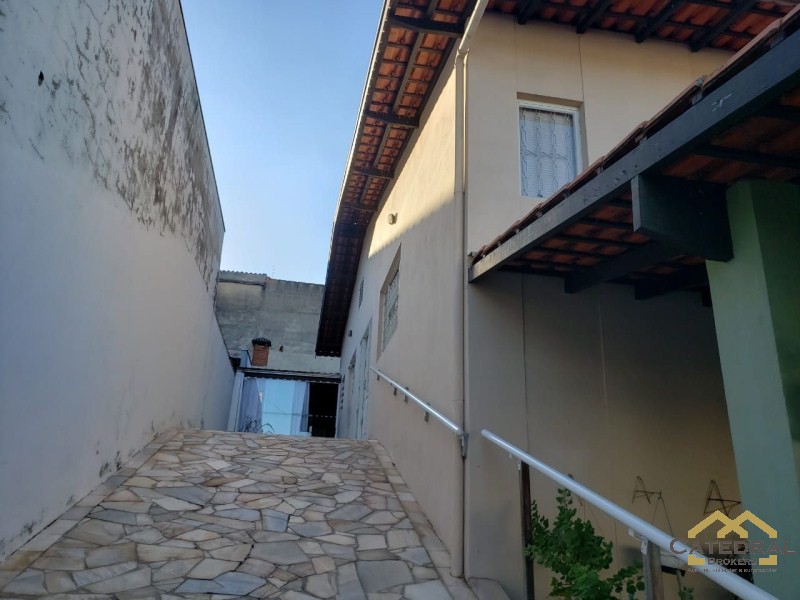 Casa à venda com 3 quartos, 250m² - Foto 14