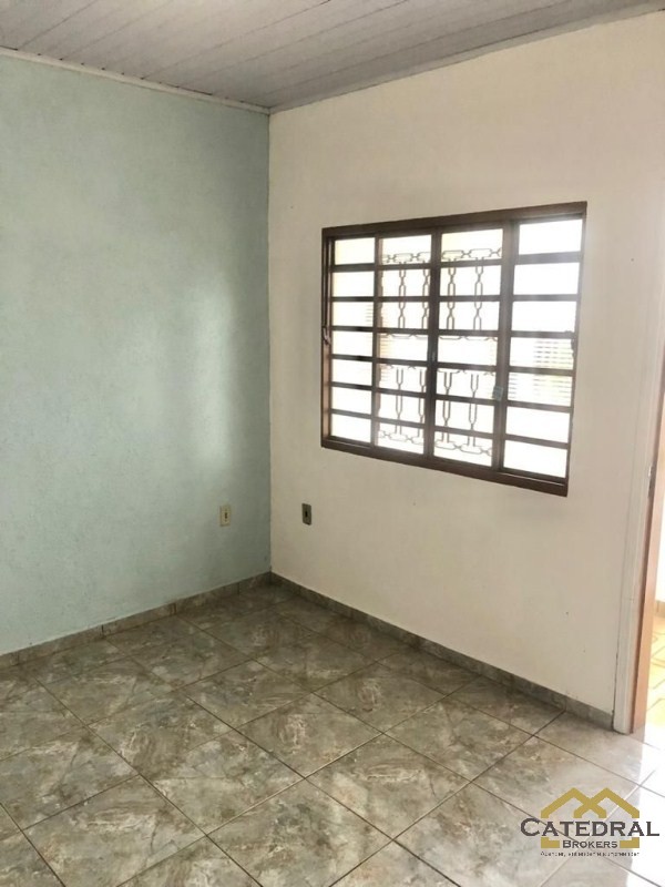 Casa à venda com 3 quartos, 298m² - Foto 2