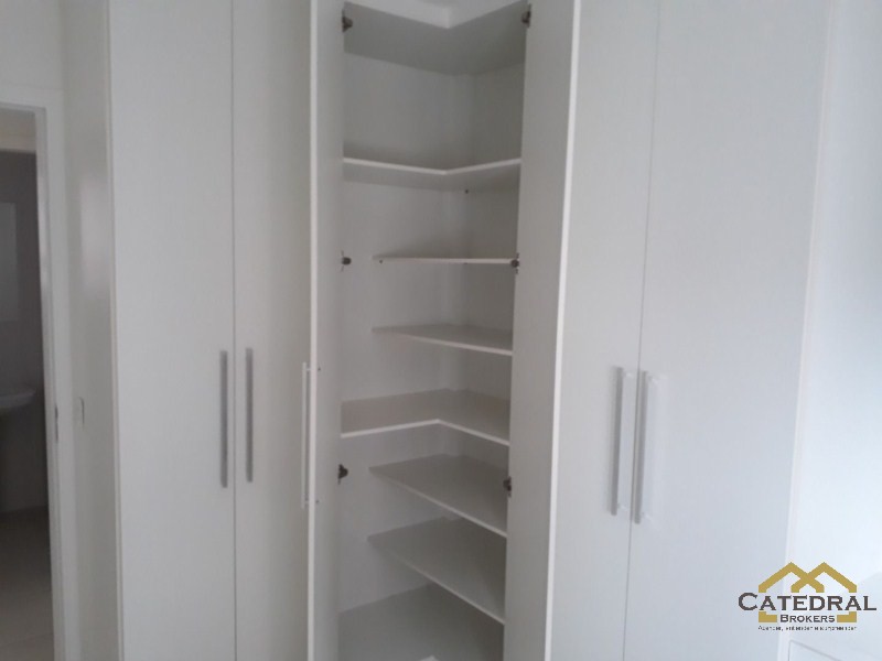 Apartamento à venda com 2 quartos, 66m² - Foto 11