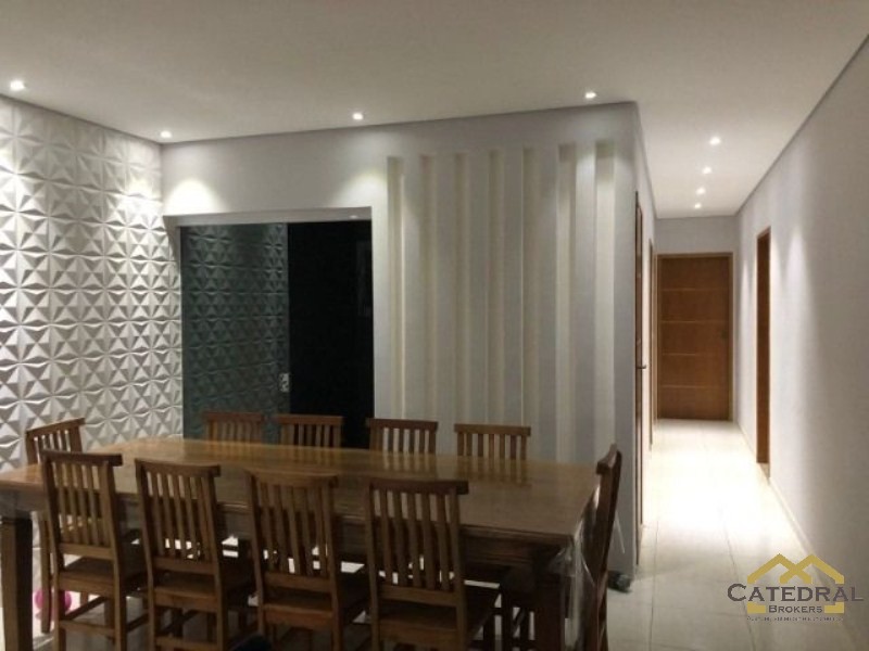 Casa à venda com 3 quartos, 250m² - Foto 3